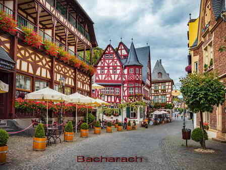 Gade i Bacharach ved Rhinen